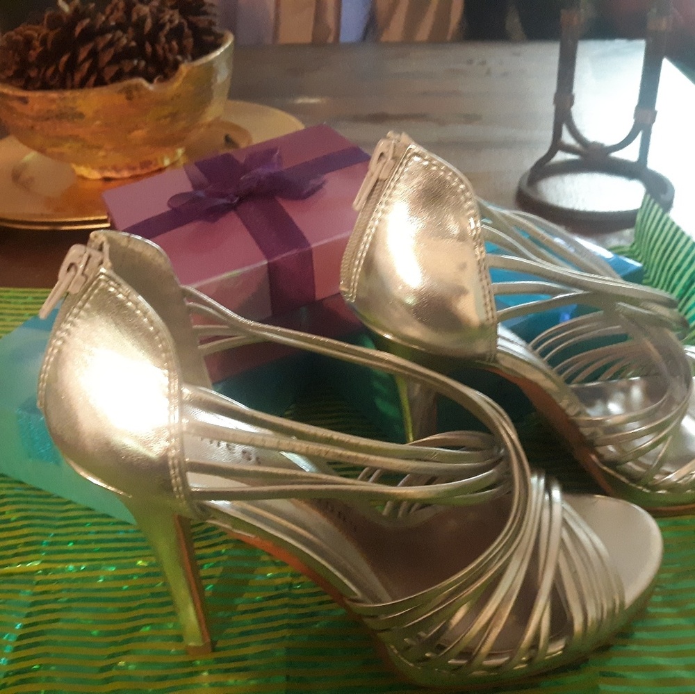 Heels - Picture 2 of 4